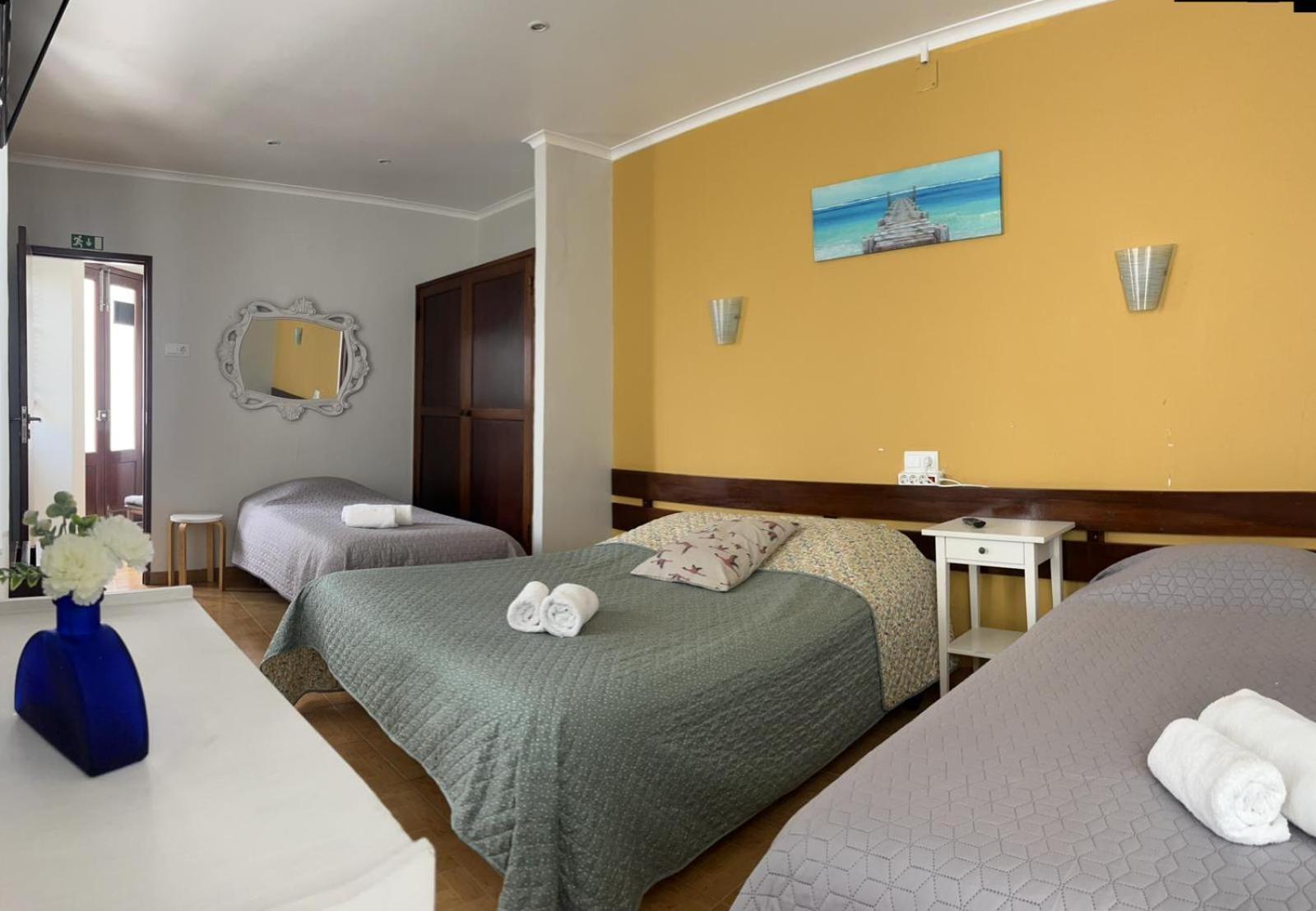 Residencia Aviz Hotel Peniche Bilik gambar