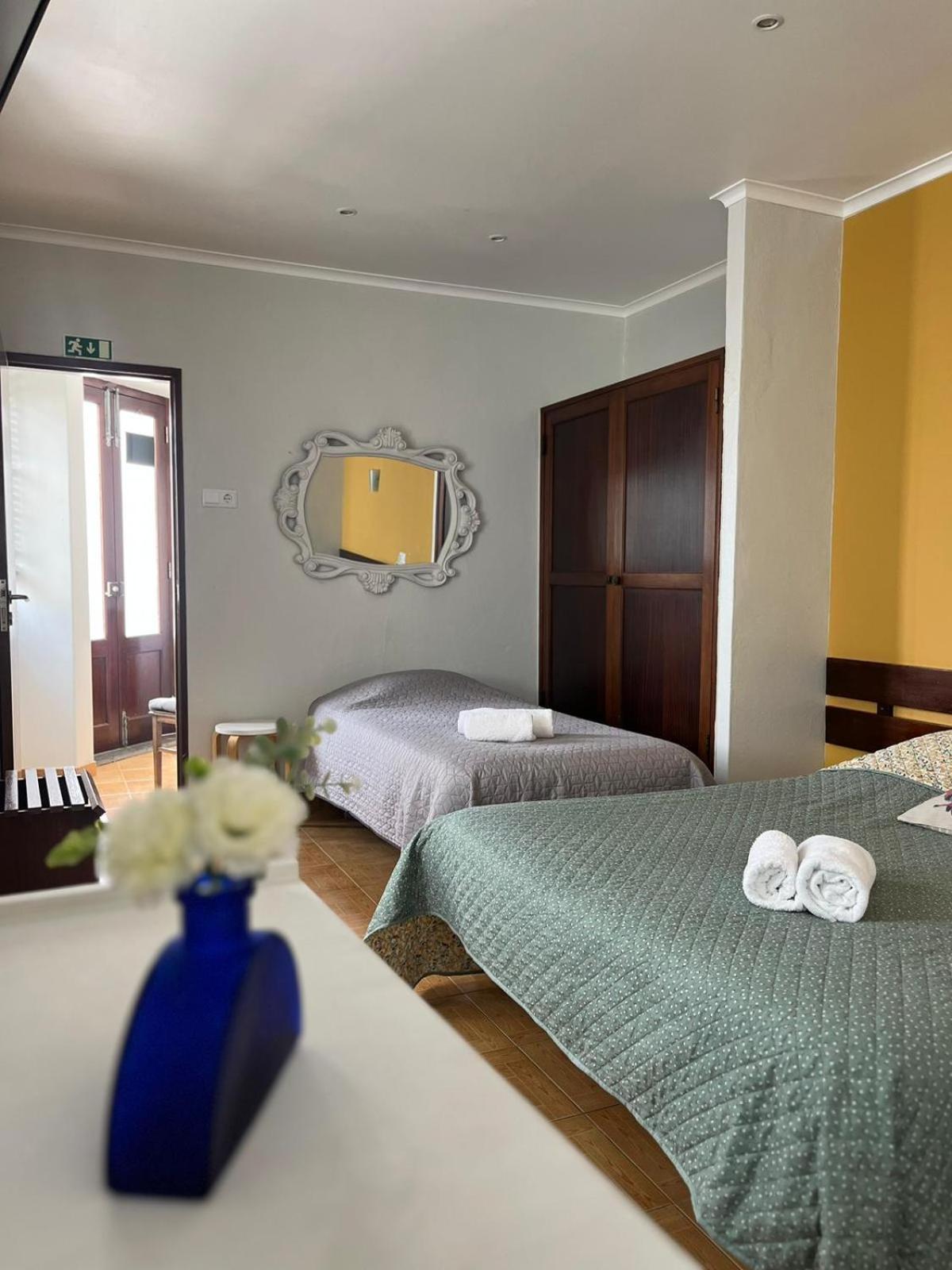 Residencia Aviz Hotel Peniche Bilik gambar