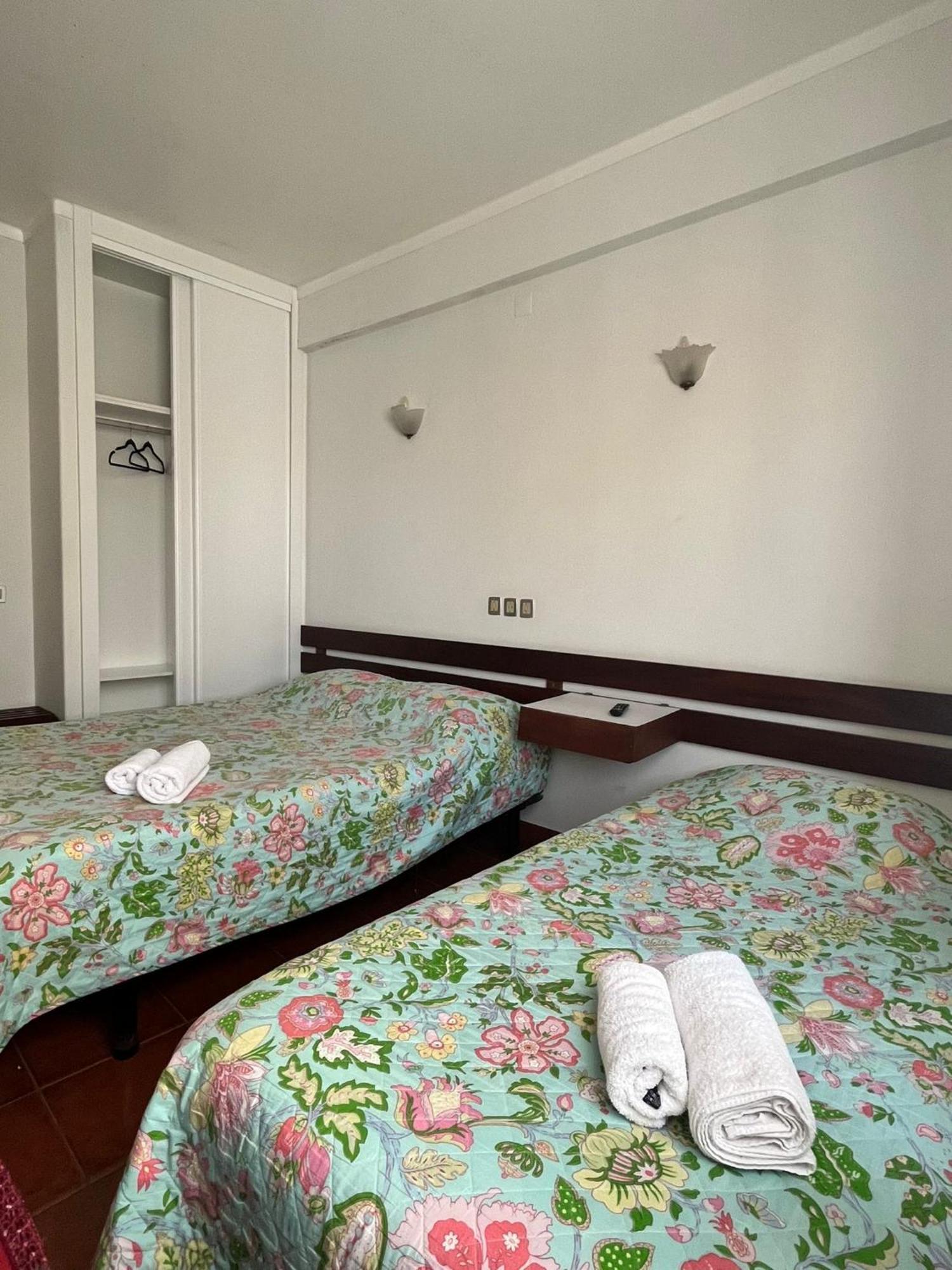 Residencia Aviz Hotel Peniche Bilik gambar